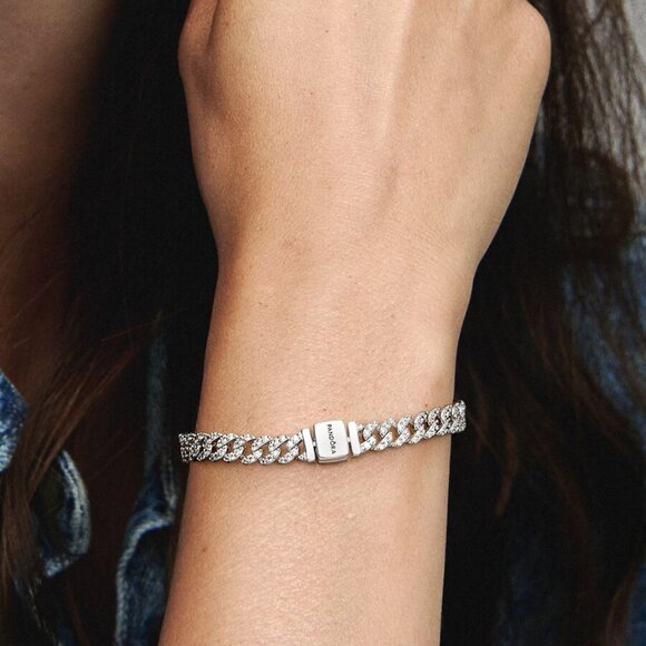 Pandora Bracelet - Picture 1 of 3